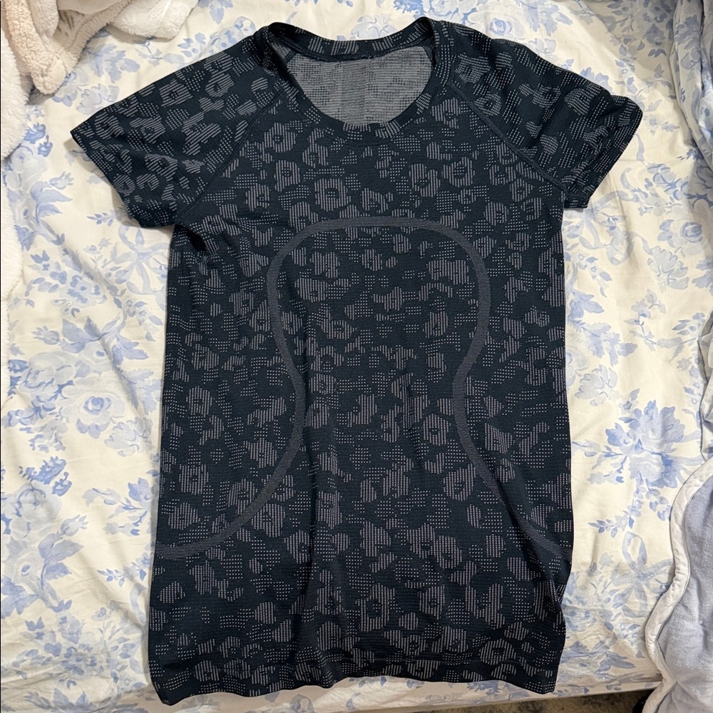 lululemon athletica Short Sleeve Seamless Active Tee - Black Heathered